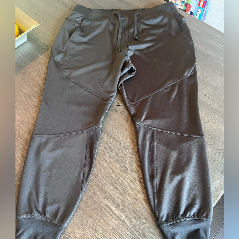 Hylete Men's Black Jogger Pants